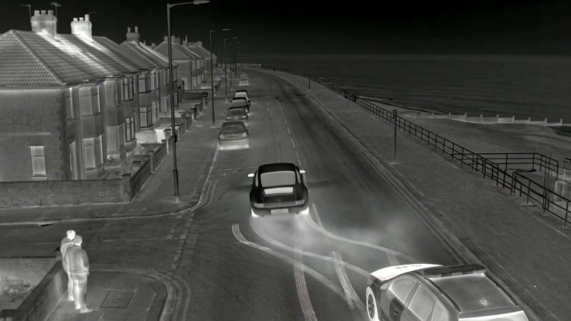 The helicopter’s thermal camera on the Porsche